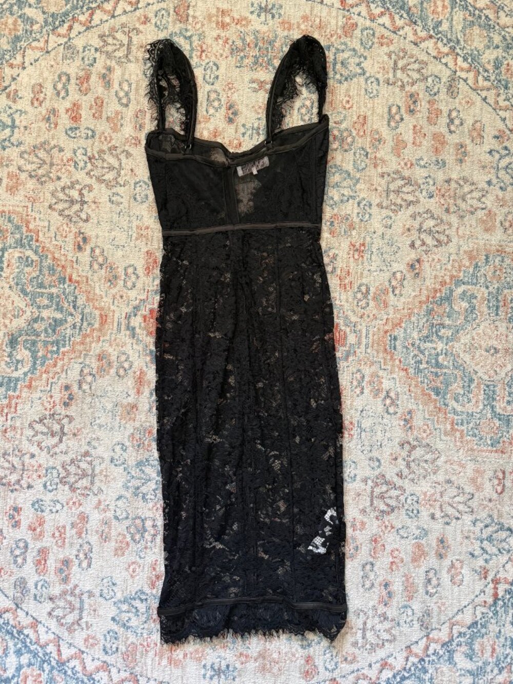 House of CB Hermosa Lace Dress : XS - Picture 6 of 8